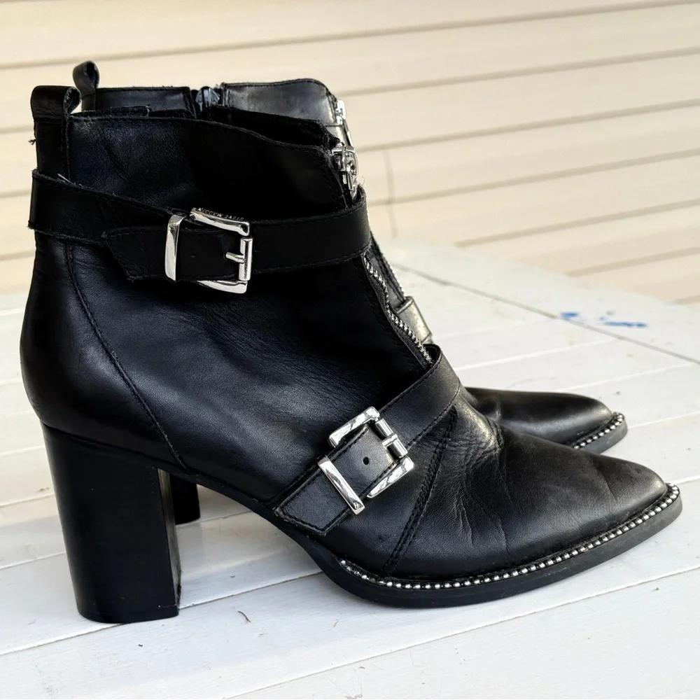 Steve Madden Women's Halle Moto Buckle Leather Booties  Sz‎ 9.5
